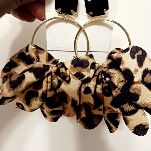 3 for $10 Fashion earrings - Picture 3 of 6